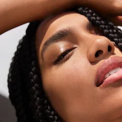 Teint Unifié & Pores Resserreés|Teint & Maquillage|NUXE Poudre éclat Prodigieux®
